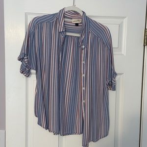 Women’s button up top